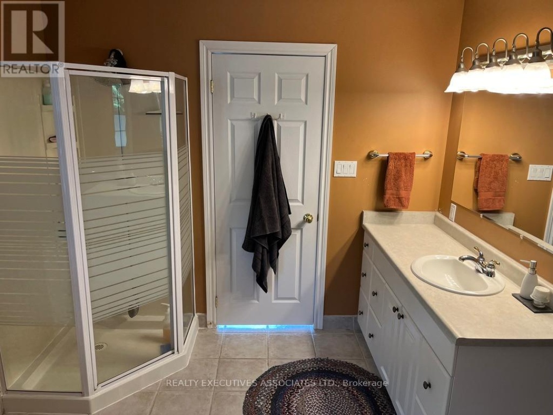 22 Lakeview Boulevard, Lake Scugog