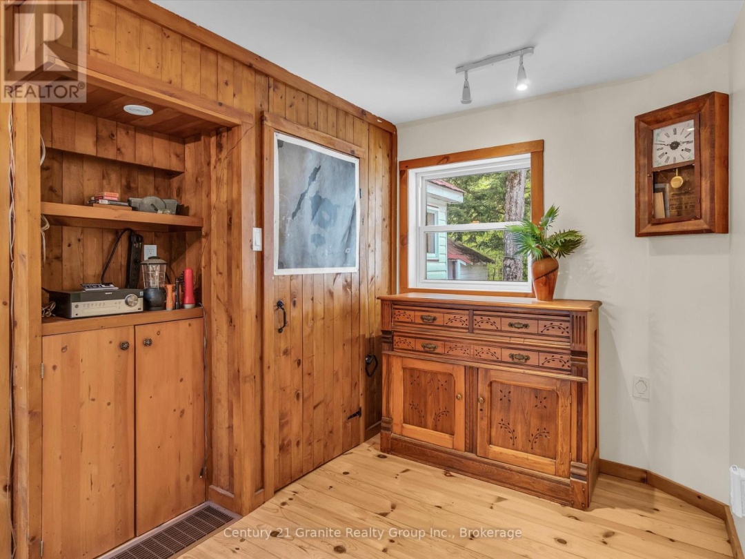 1120 S Clear Lake Road, Clear Lake
