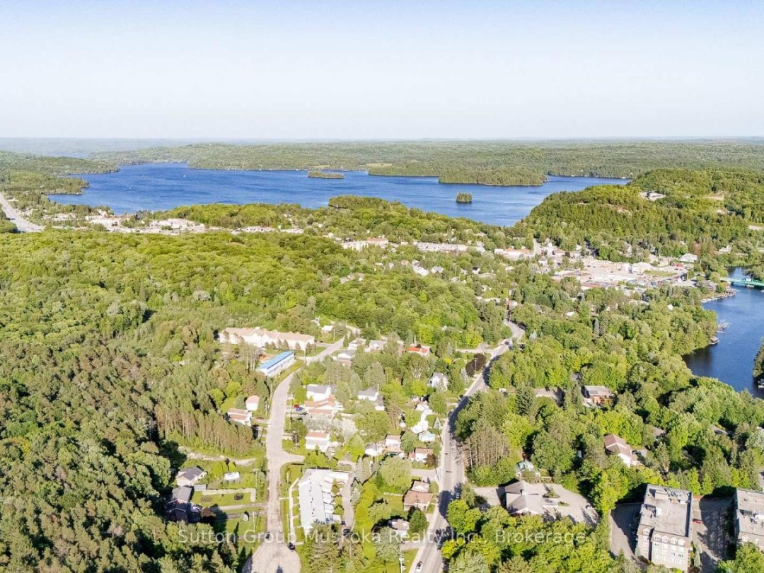 12 SILVER OAKS CRESCENT, 