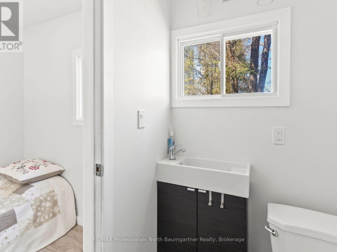 1088 Gravel Pit Drive, Canning Lake