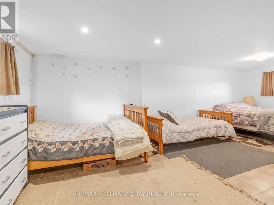 1070 CHAIKOF ROAD, Reay Lake
