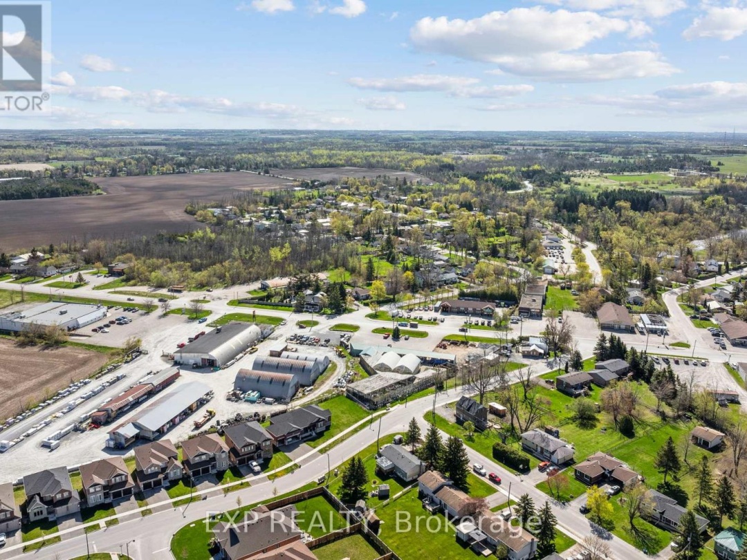 354 LAKELAND CRESCENT, 