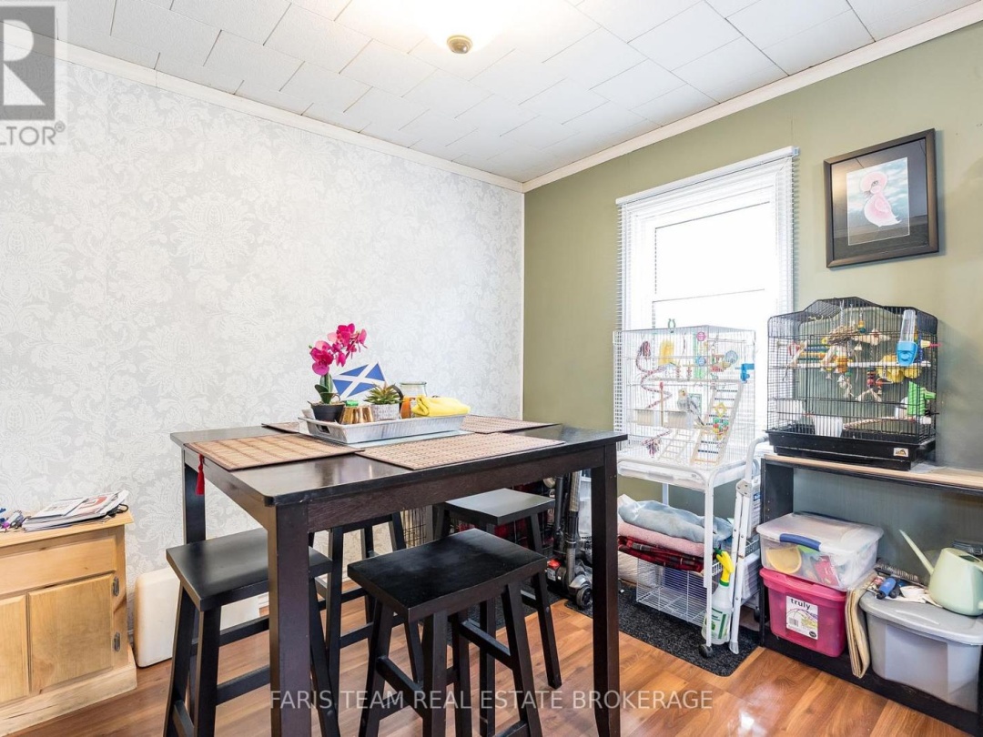 3425 CORONATION AVENUE, 