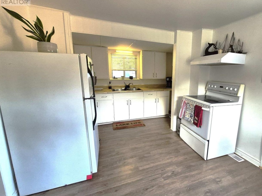 77 JAMES BAY JUNCTION ROAD S, 