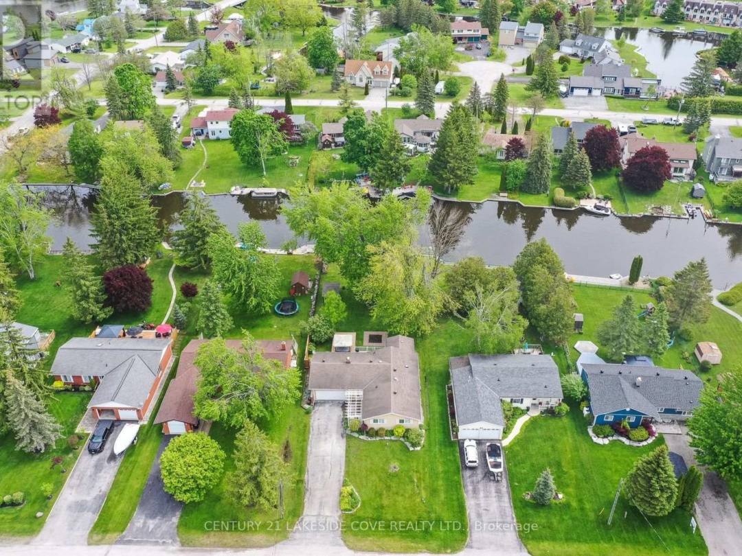 9 Pinetree Court, Lake Simcoe