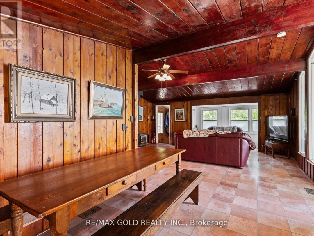 1305 CAROL ANN AVENUE, 