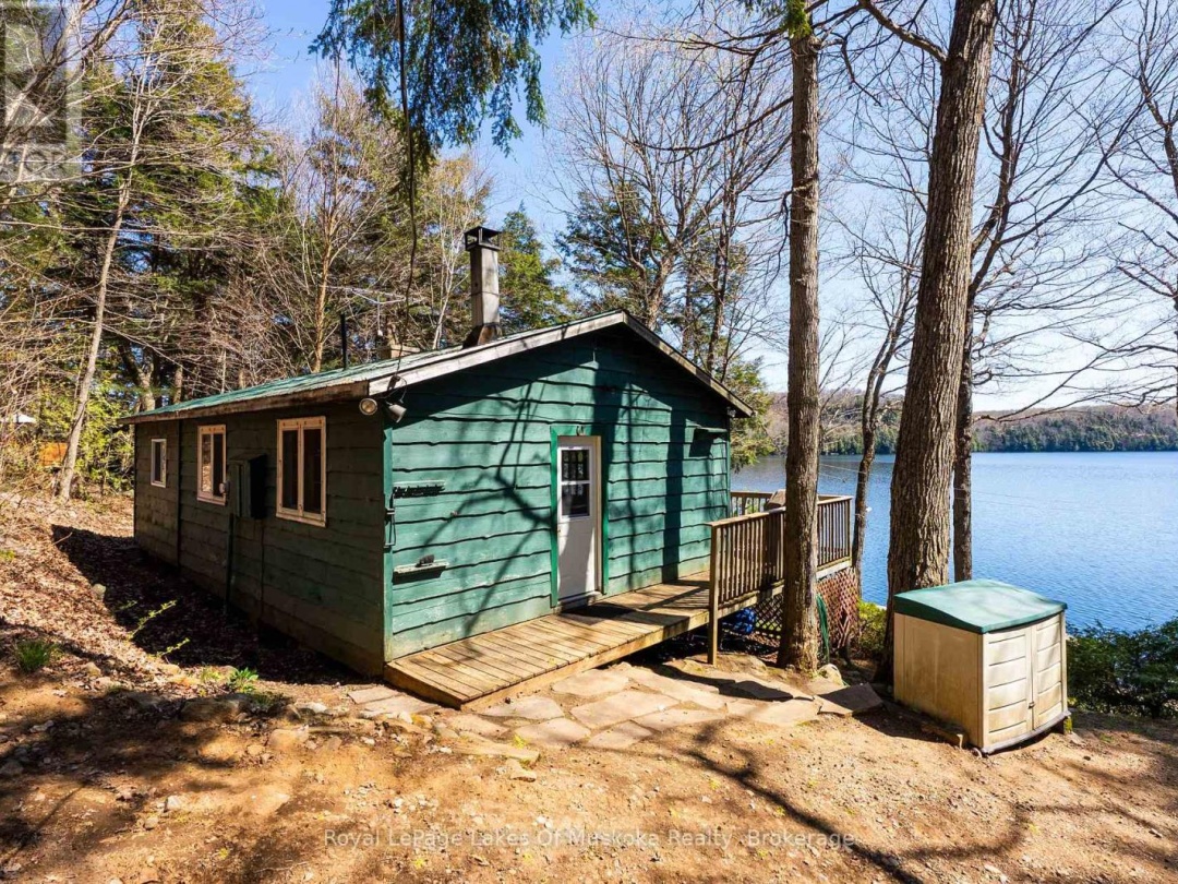 1002 Camp Lake Road, Camp Lake