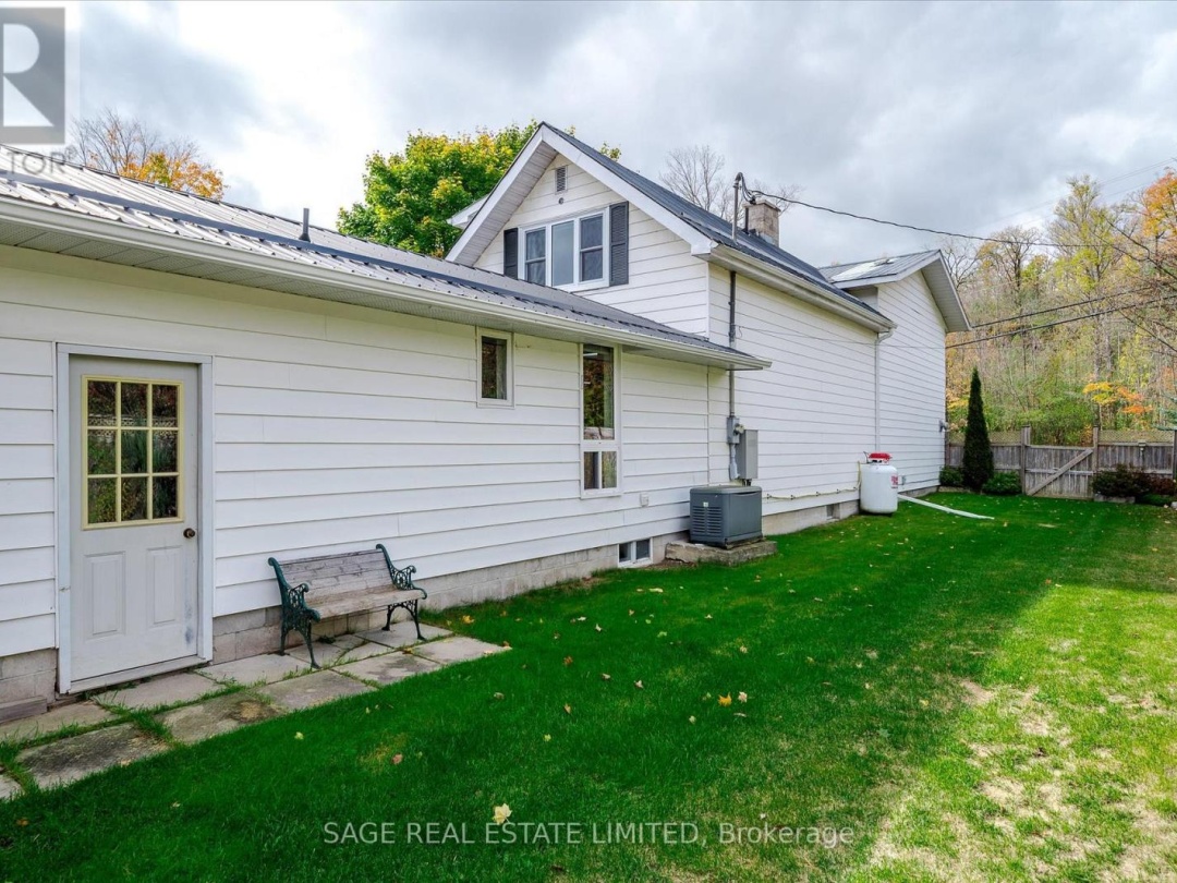 510 County Road 36, Pigeon Lake