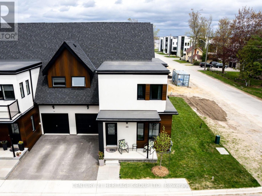 44 RUBY CRESCENT, Lake Simcoe