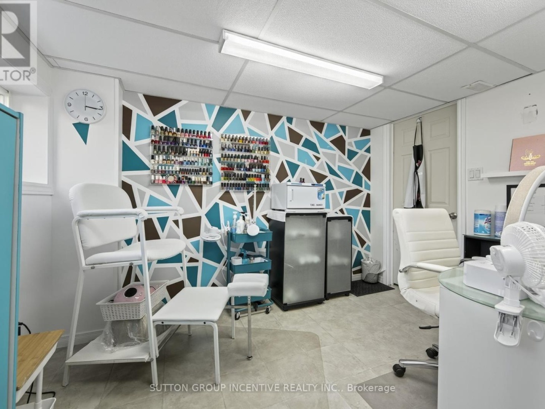 36 - 12 LANKIN BOULEVARD, 