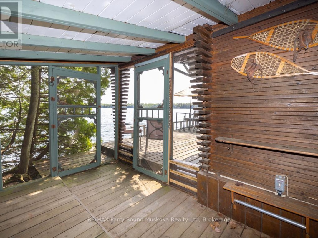 49 Bayshore Drive, Clear Lake
