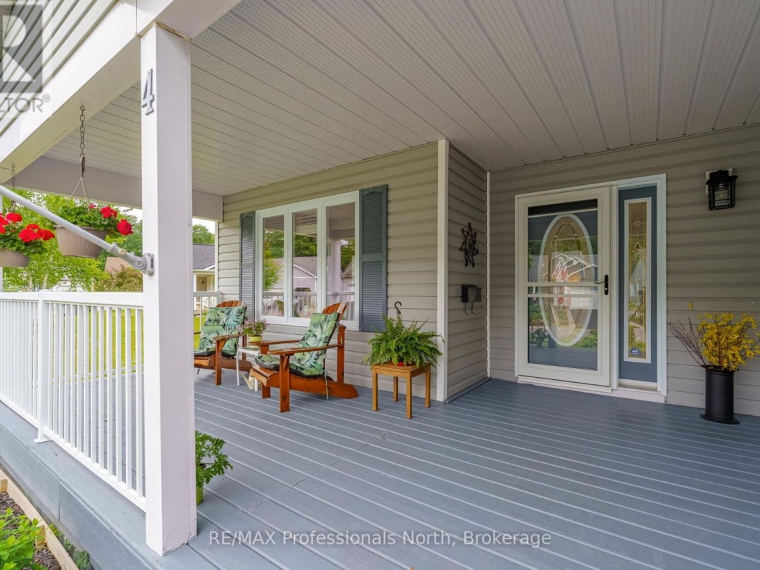 4 RED MAPLE COURT, 