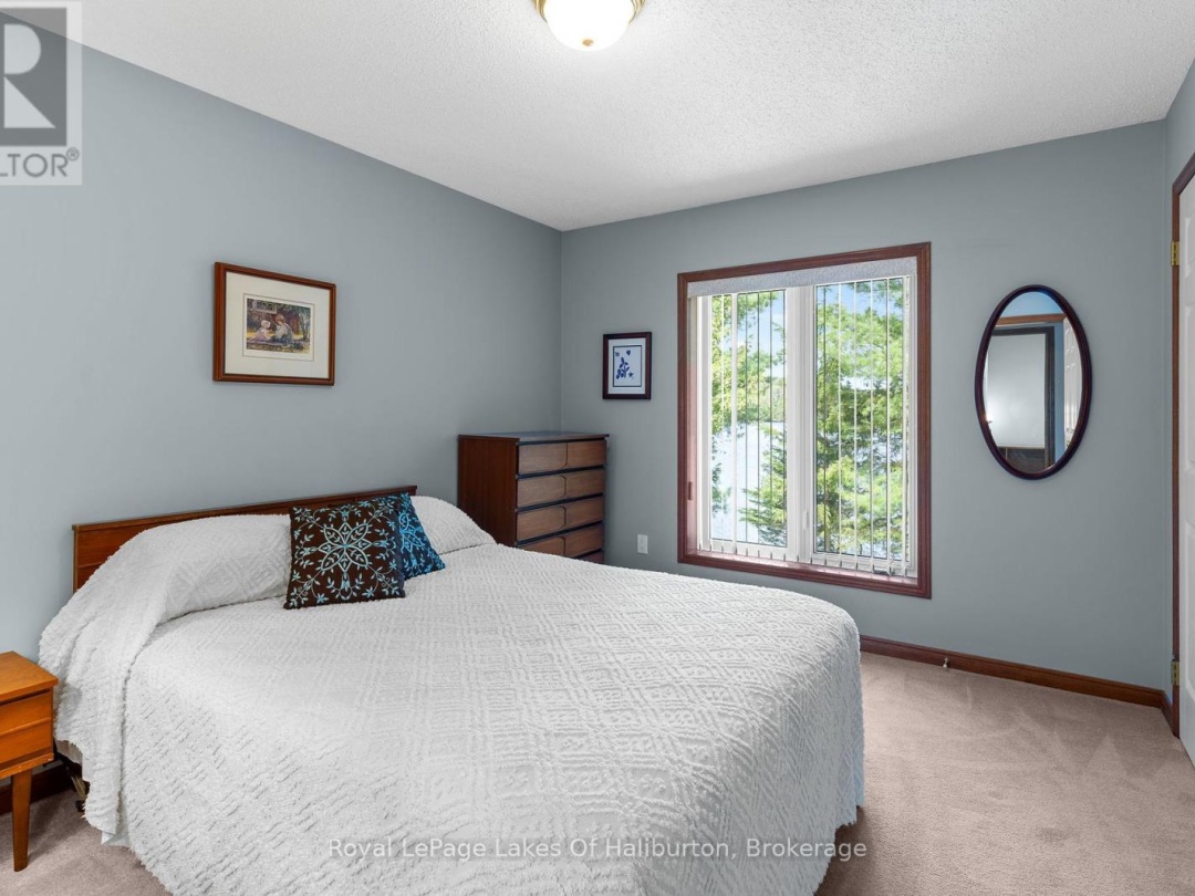 1089 PIONEER ROAD, Gooderham Lake