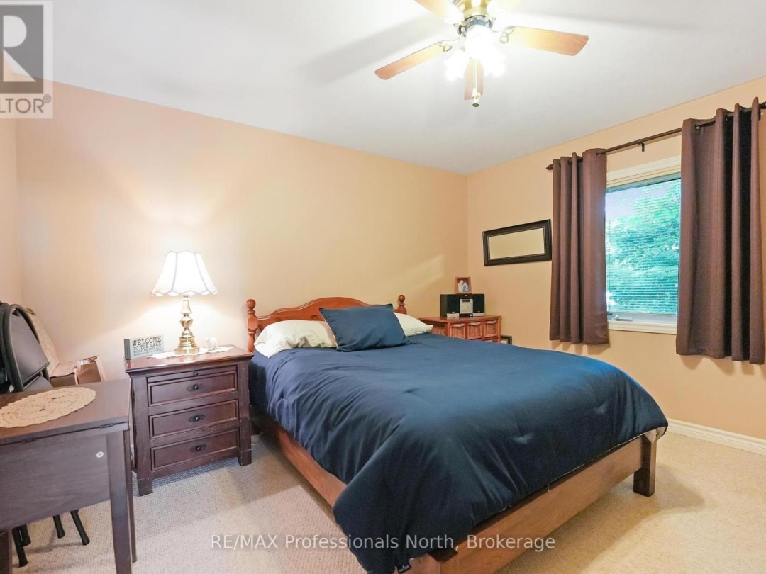 1093 Comak Crescent, St Nora Lake
