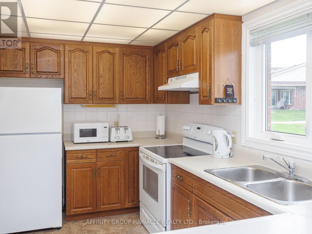 16 B90 Parklawn Boulevard, Lake Simcoe