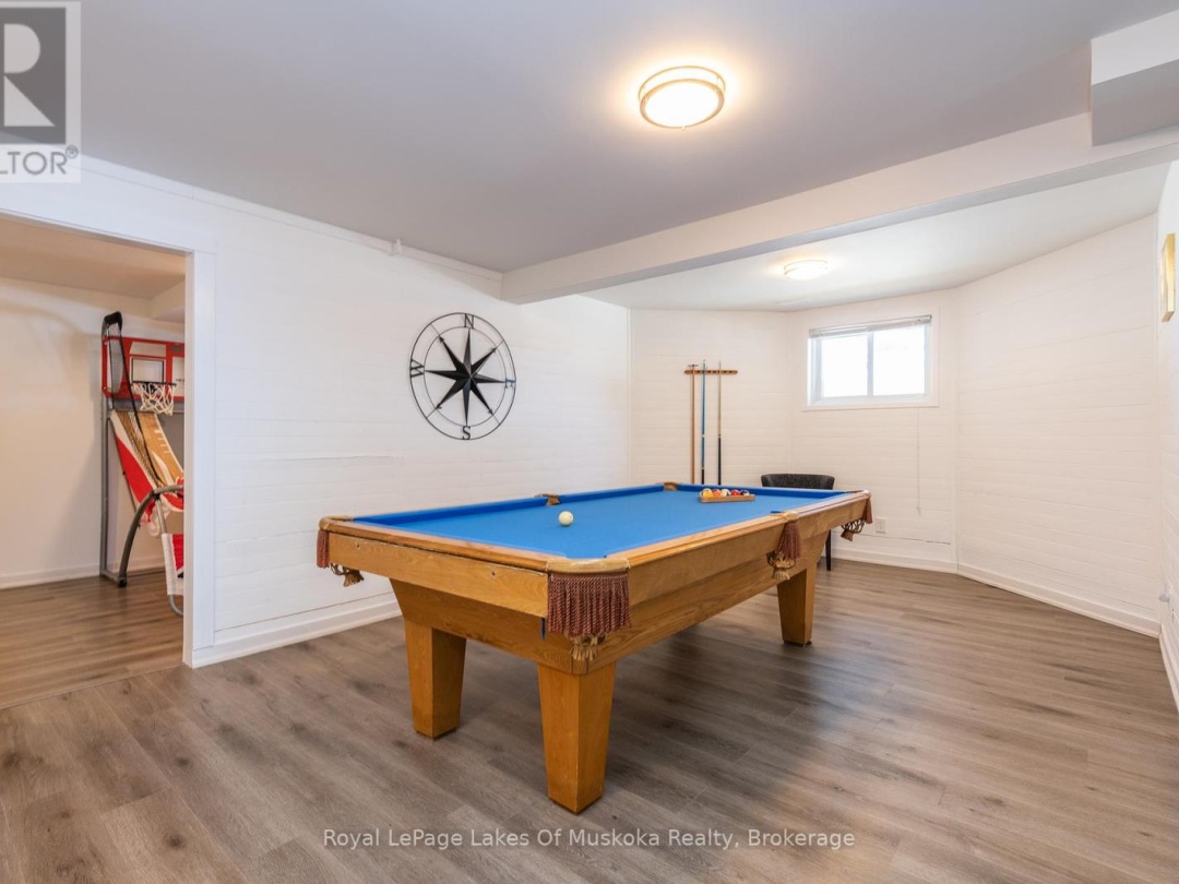 1420 Limberlost Road, Pell Lake