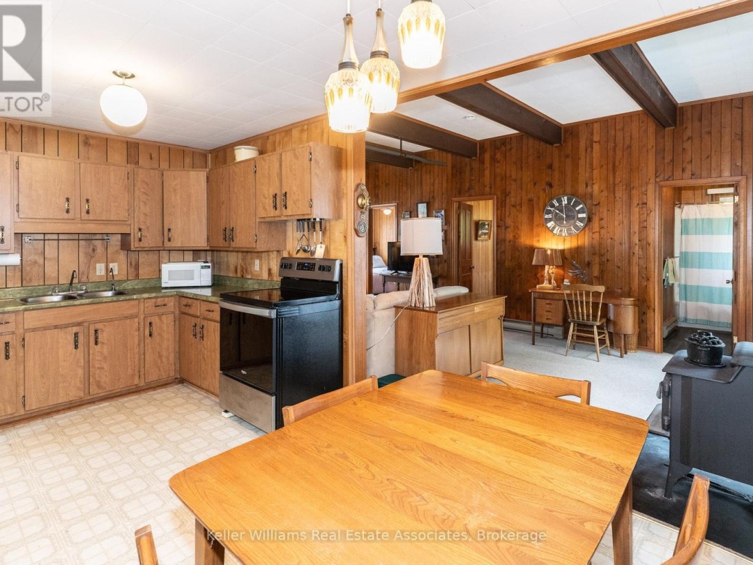 Unit 2 1200 North Shore Drive, Gull Lake