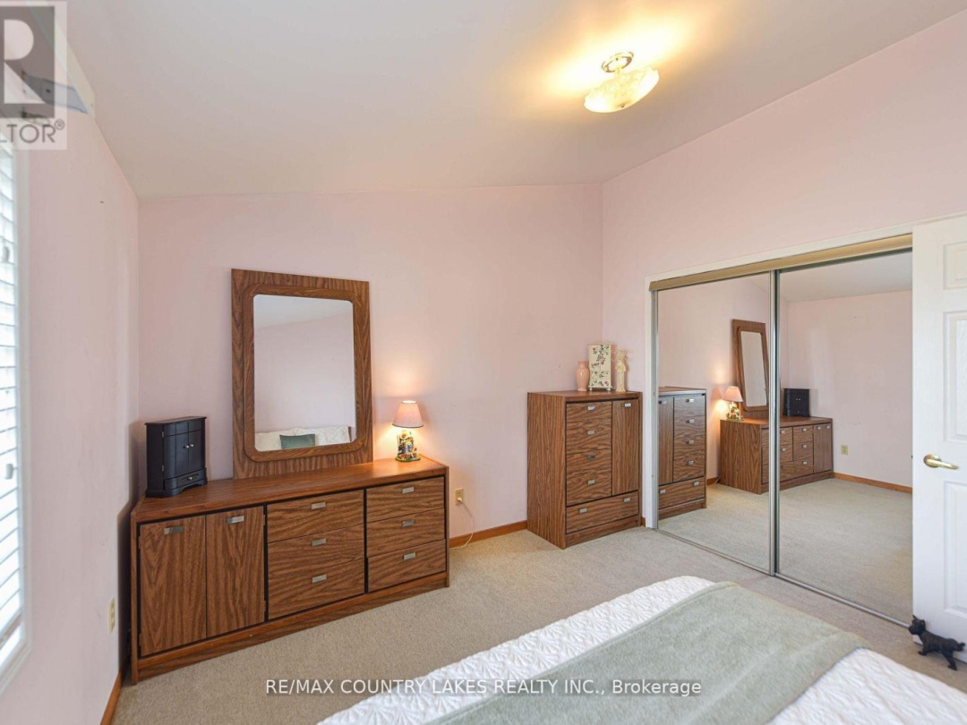 2102 LAKESHORE DRIVE, Lake Simcoe