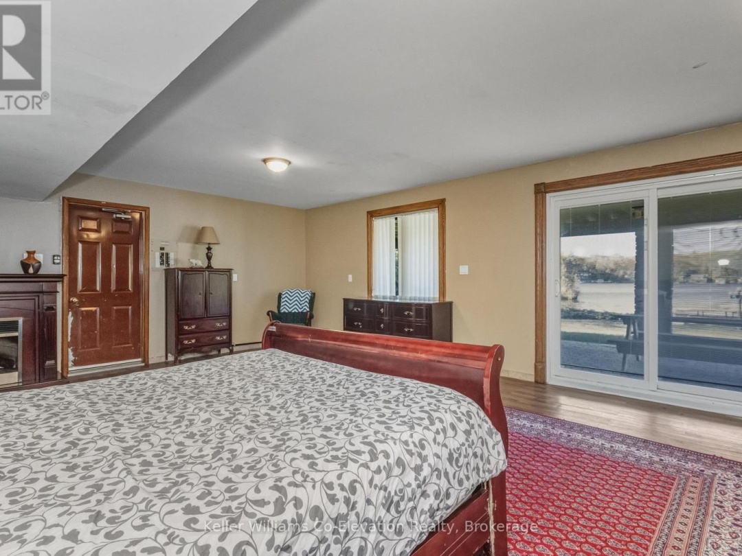 804 KINGS FARM ROAD, 