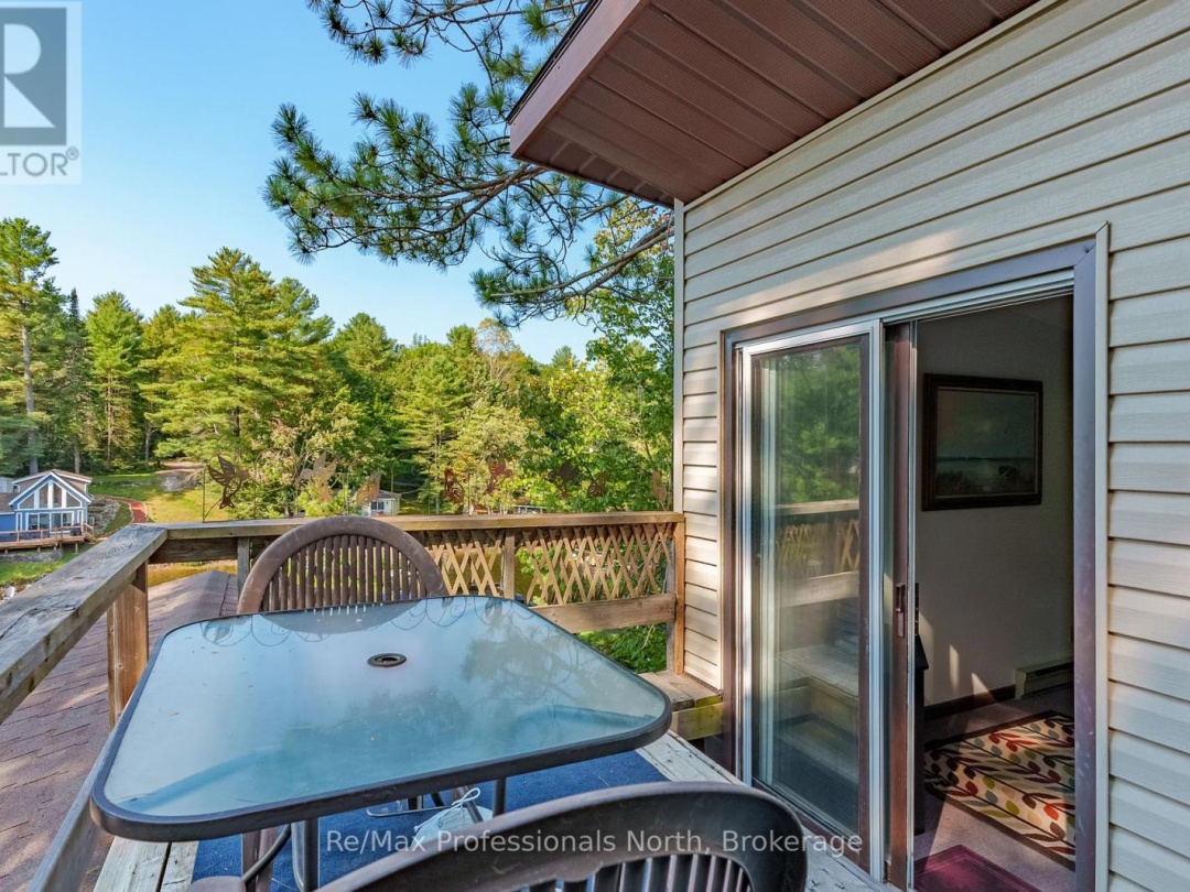 1118 Tomingas Road, Sunny Lake