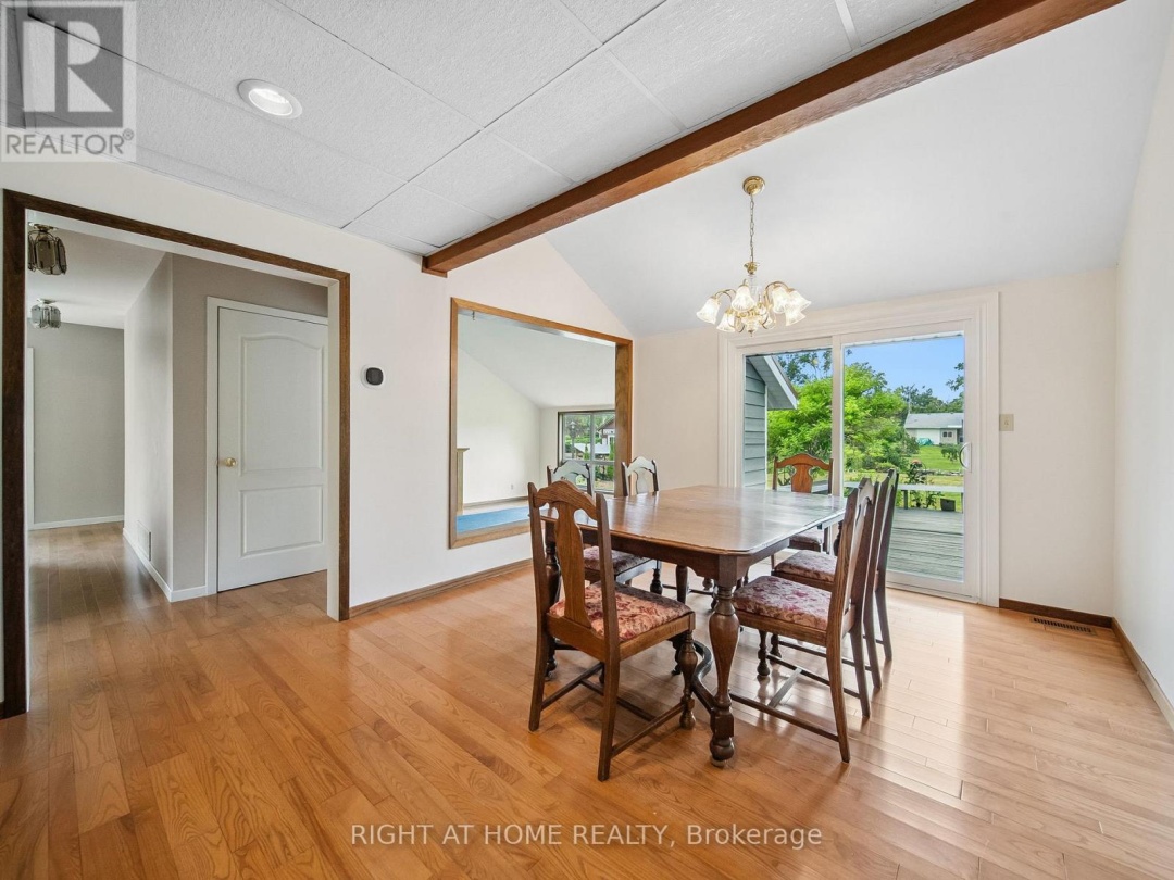1415 CUNNINGHAM CRESCENT, 