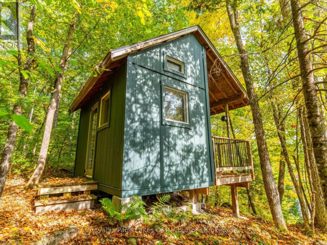 48 RUSSELL DRIVE, White Lake
