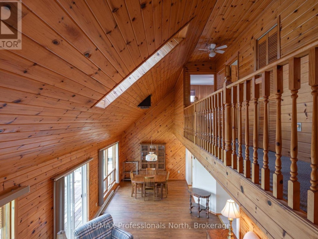 1070 Glamorgan Road E, Gooderham Lake