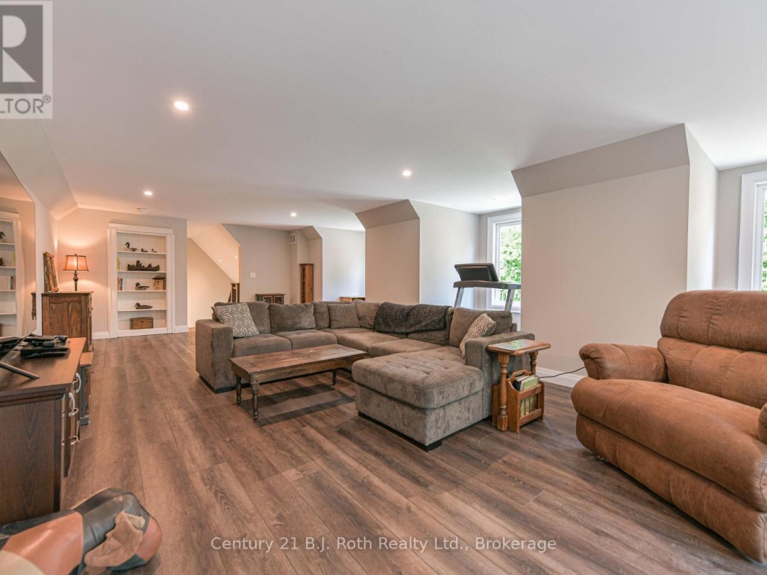 3082 FAIRGROUNDS ROAD, 