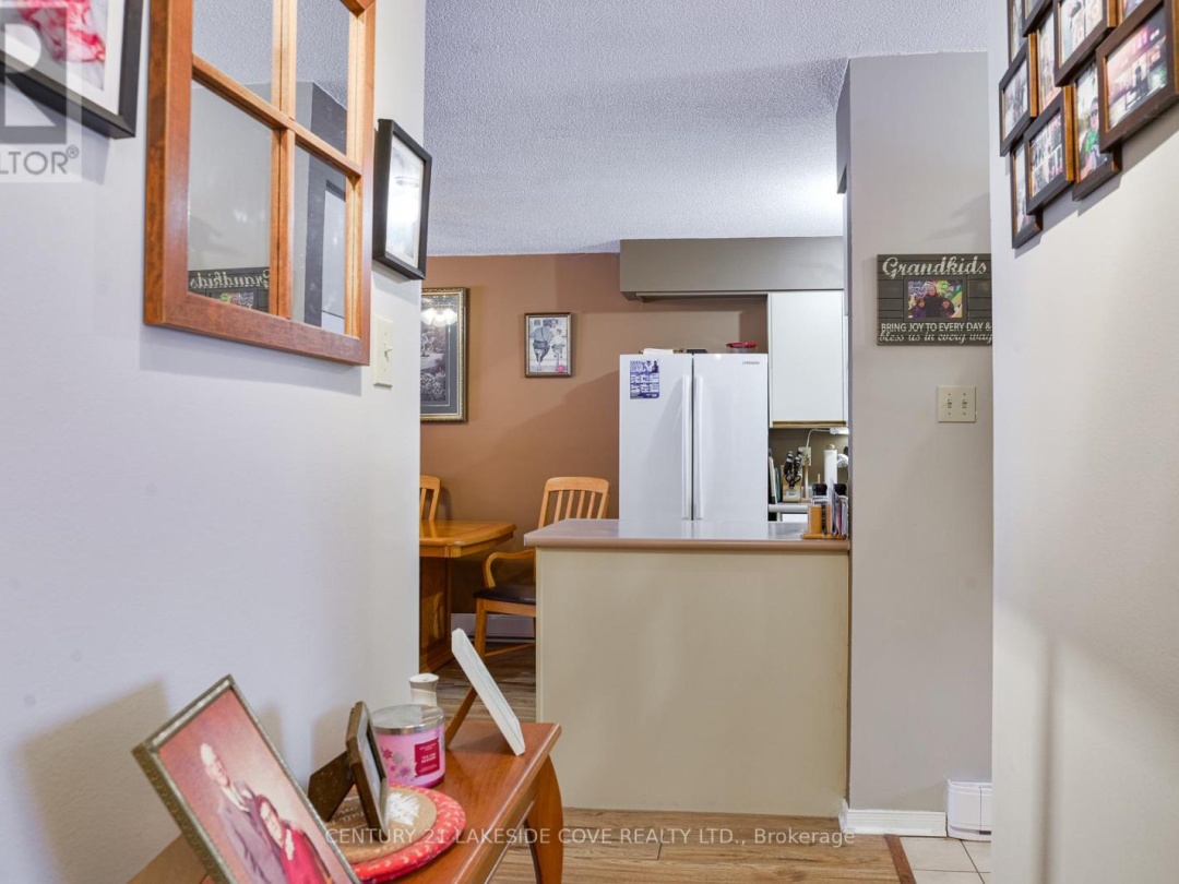 15 - 71 LAGUNA PARKWAY, Lake Simcoe