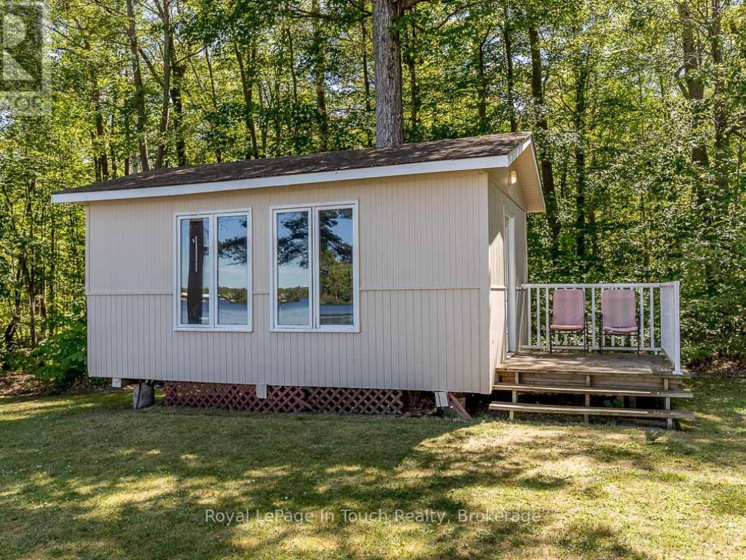 36 Yellowhead Island, Gloucester Pool