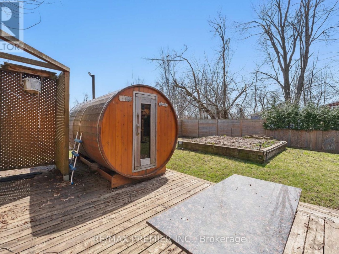 2441 LAKESHORE DRIVE, 
