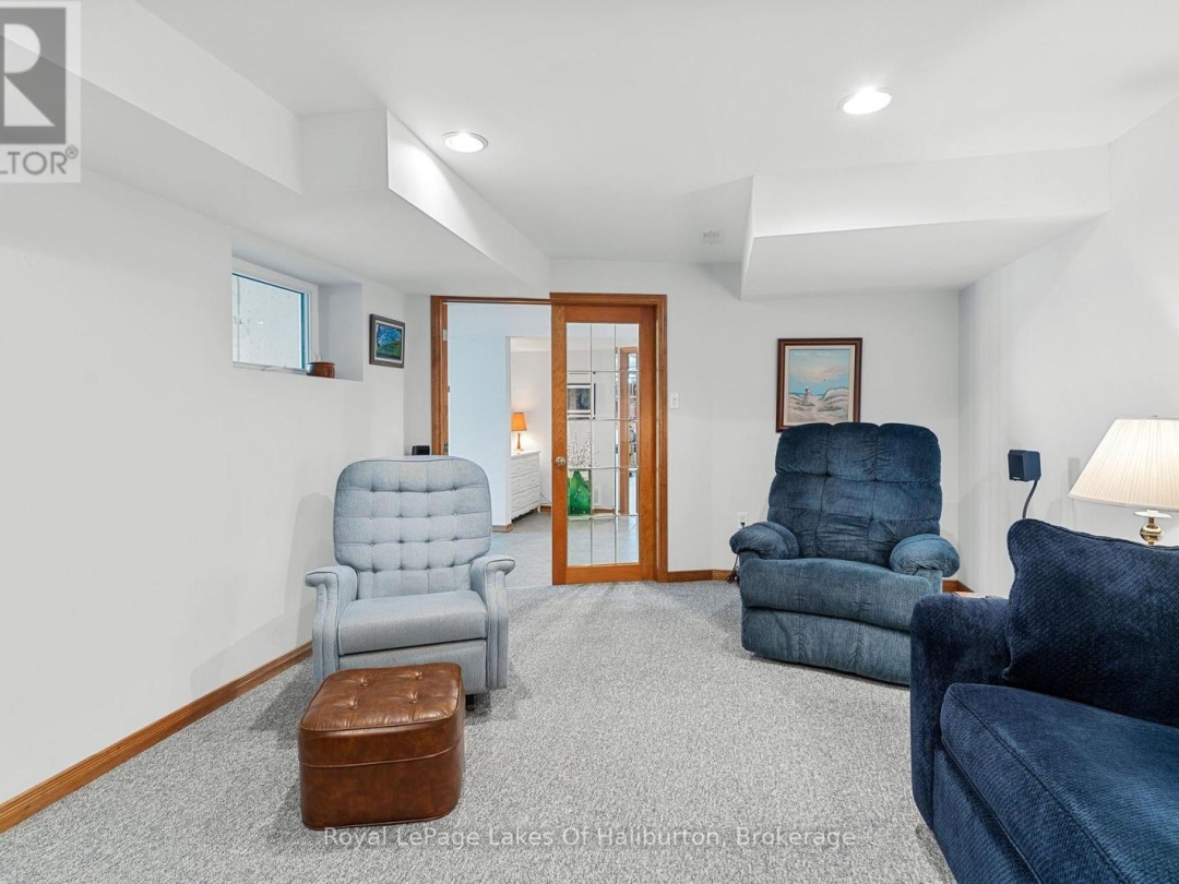 1089 PIONEER ROAD, Gooderham Lake