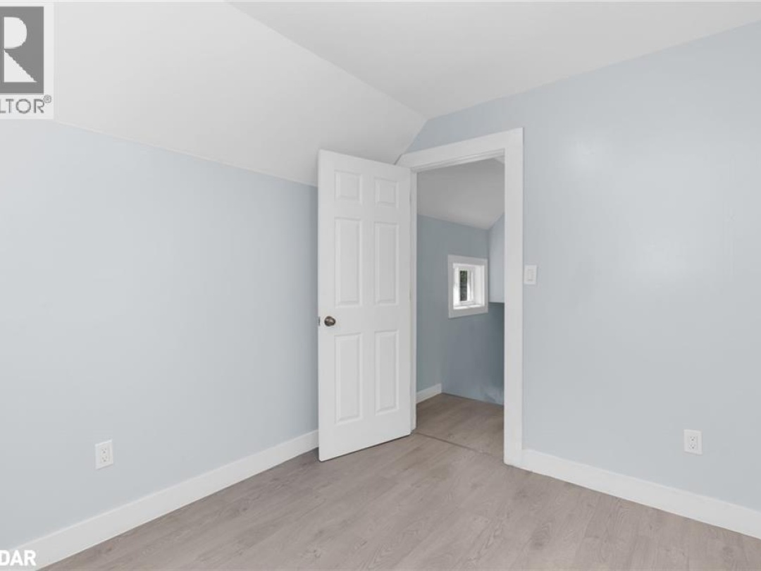 14 FETTERLY Street N, 