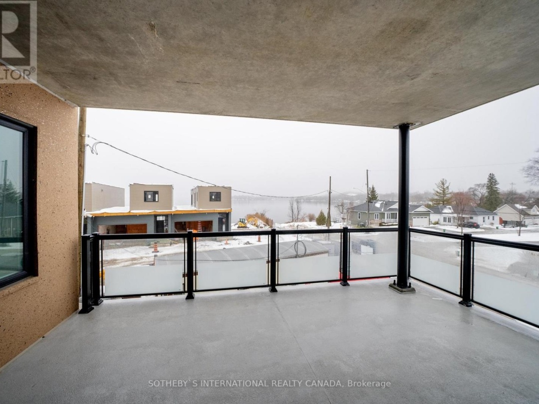 208 19B West Street N, Kawartha Lakes (Fenelon Falls)