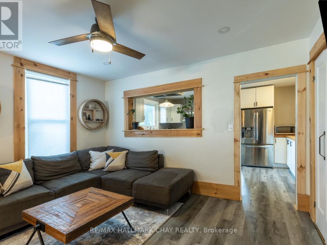 109 BORLAND STREET E, 