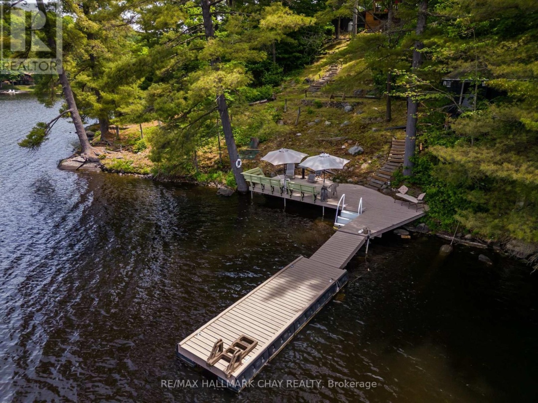 8 EAGLE RIDGE LANE, 