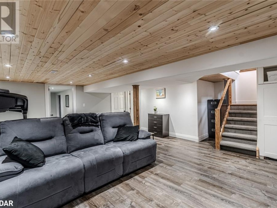 142 DUFFERIN Street, 