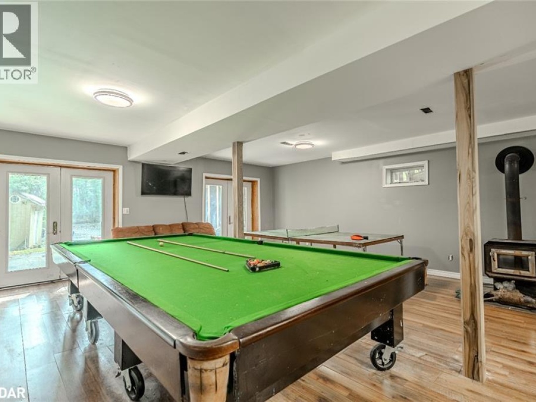 4 CLOVER Court, 