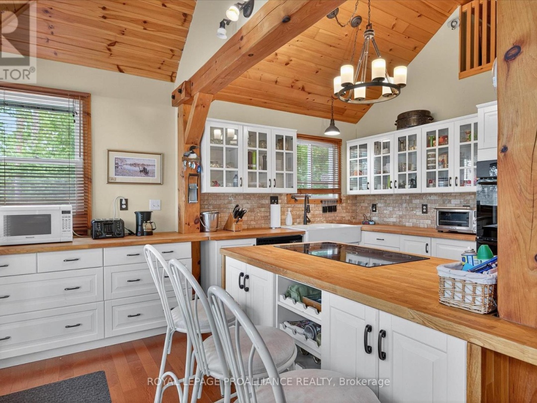 1051 TAPOKE LANE, 
