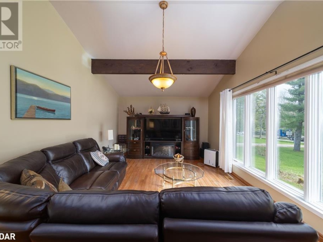1936 Peninsula Point Road, Sparrow Lake