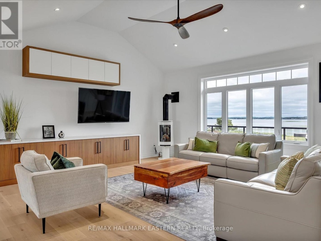 35 LAKEVIEW CRESCENT, 