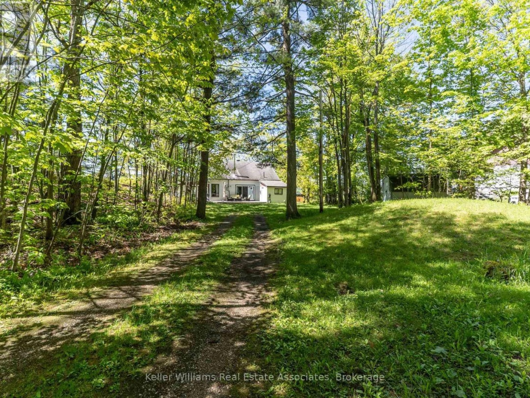 Unit 2 1200 North Shore Drive, Gull Lake