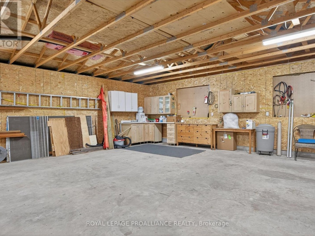 1051 TAPOKE LANE, 