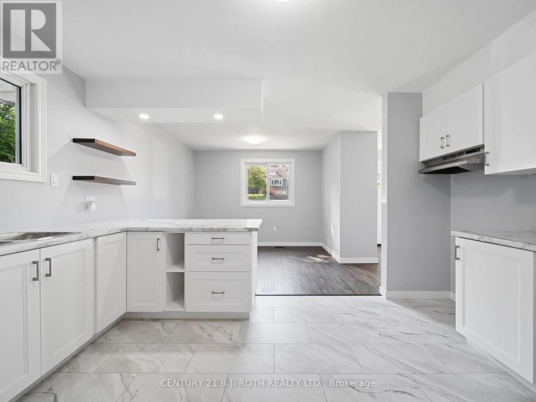 138 SIMCOE STREET, 