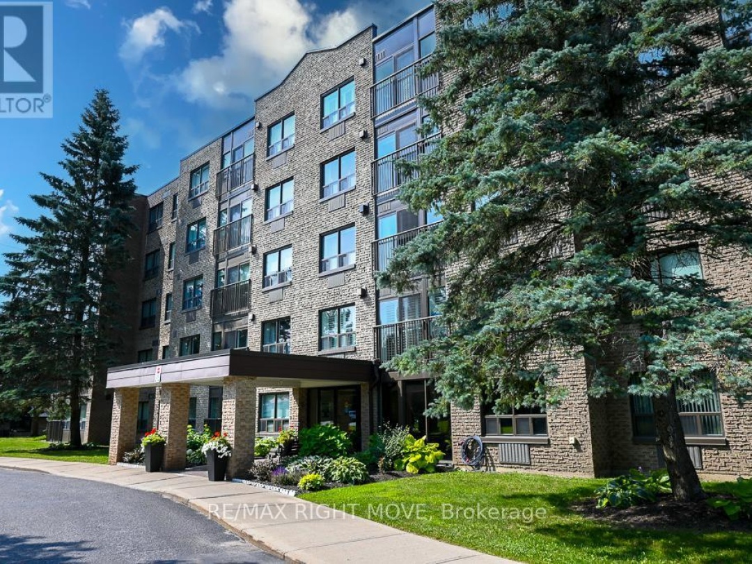 102 54 Fittons Road W, Orillia