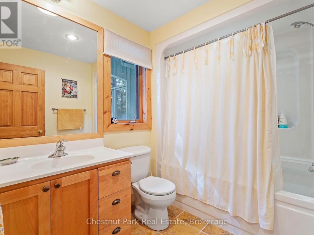 1000 Brown Island, Soyers Lake