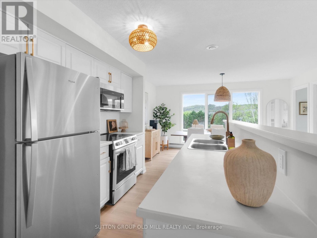 203 26 Deerhurst Drive, Peninsula Lake