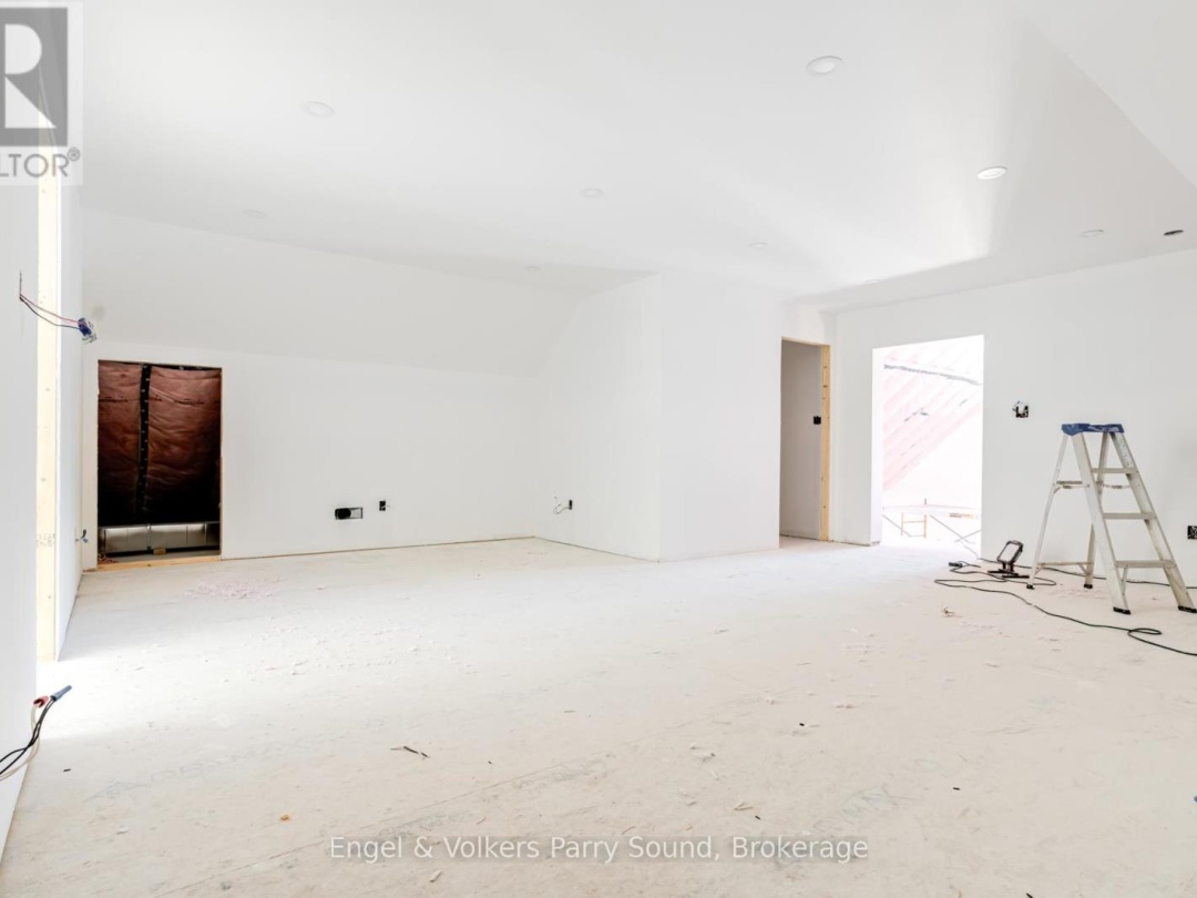 16 Lake Forest Drive, McDougall