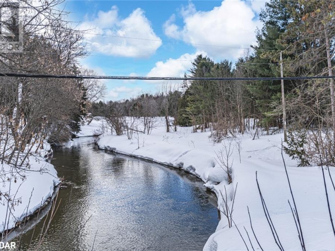 699 Moonstone Road E, Coldwater River
