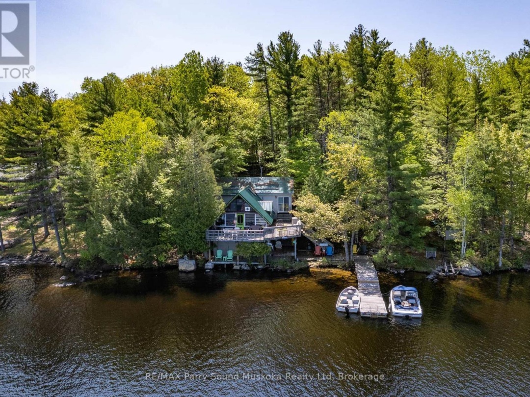 124 Healey Lake Water, Healey Lake